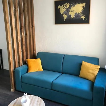 Frejus Studio De 27 M2 Situe A 5Mn En Voiture De La Mer * Frejus