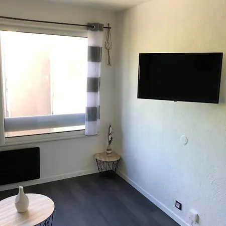 Frejus Studio De 27 M2 Situe A 5Mn En Voiture De La Mer Frejus