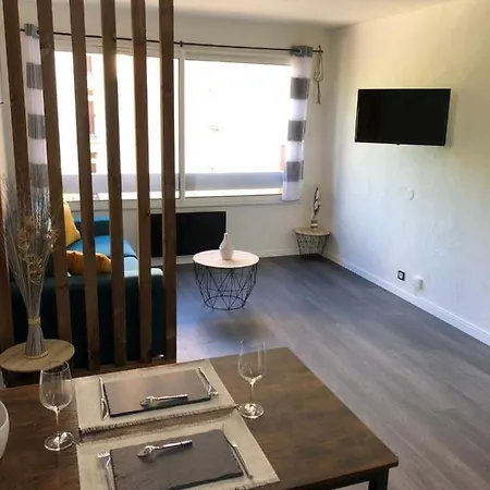 Appartement Frejus Studio De 27 M2 Situe A 5Mn En Voiture De La Mer Fréjus