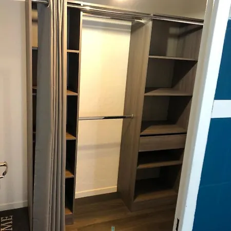 Frejus Studio De 27 M2 Situe A 5Mn En Voiture De La Mer Appartement